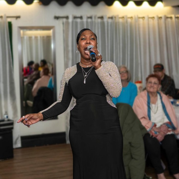 Chrystal Randall'Booze